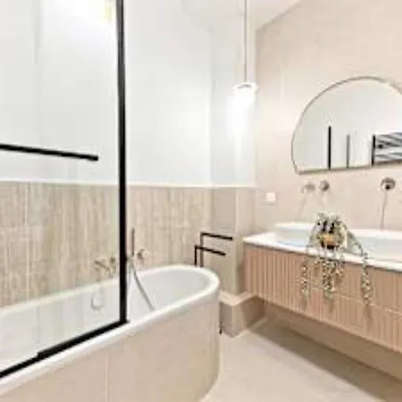 New Flat With Ac Porte Maillot Arc De Triomphe דירה