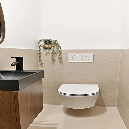 New Flat With Ac Porte Maillot Arc De Triomphe דירה