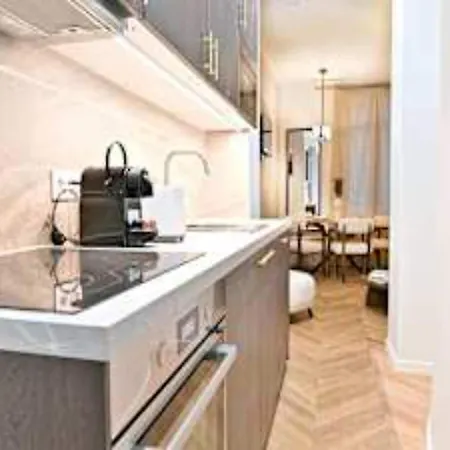New Flat With Ac Porte Maillot Arc De Triomphe