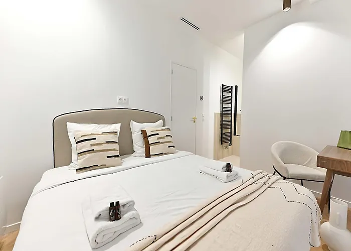 New Flat With Ac Porte Maillot Arc De Triomphe アパート パリ