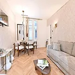 New Flat With Ac Porte Maillot Arc De Triomphe شقة
